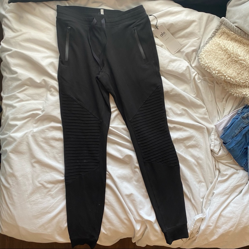 alo ribbed joggers